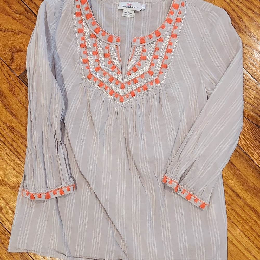 Vineyard Vines top